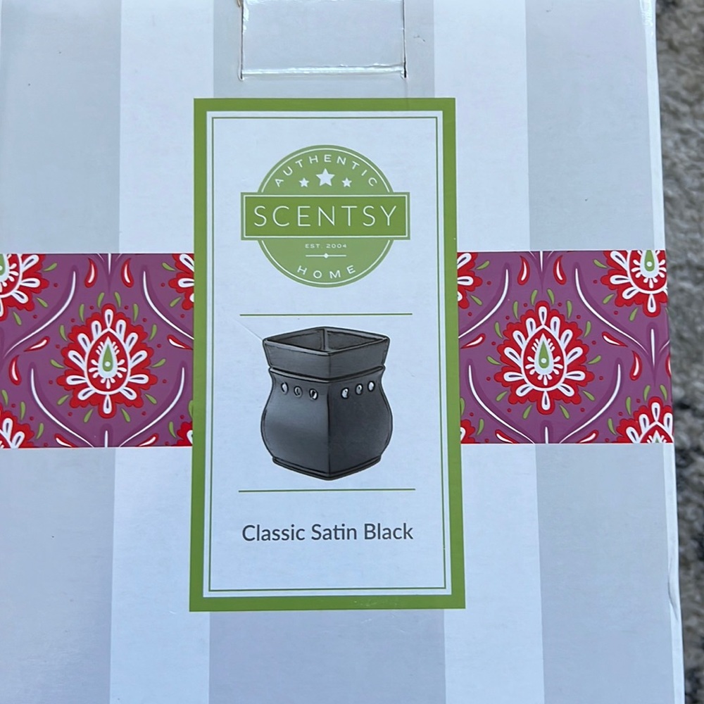 Scentsy warmer  classic satin black warmer EUC